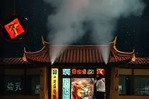《角色换人风波》封面，两张演员席位与剧本元素的对比画面